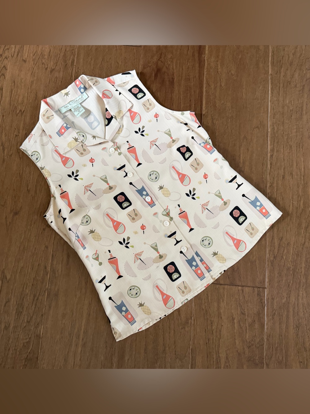Tori Richard Sleeveless Silk Button-Up Top in Cream, Coral & Black. Size 4.
